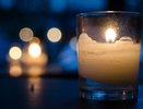 Забыла про сквозняки в доме: дедовский способ с свечой и стаканом воды работает безотказно