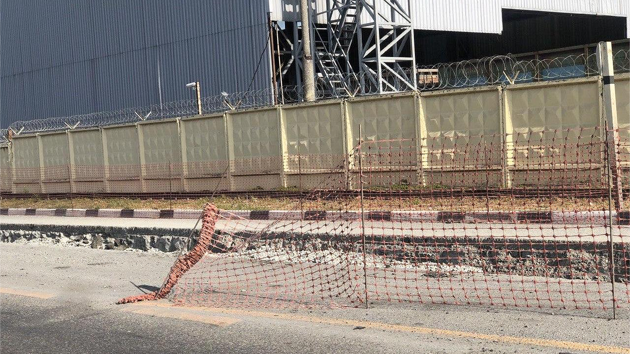 Главная картинка новости: Новый срок для улицы Мира: в Новороссийске объявили, когда уберут траншею в центре города