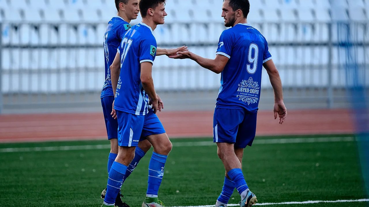 Главная картинка новости: Директор «Черноморца» опроверг слухи о финансовом кризисе в футбольном клубе