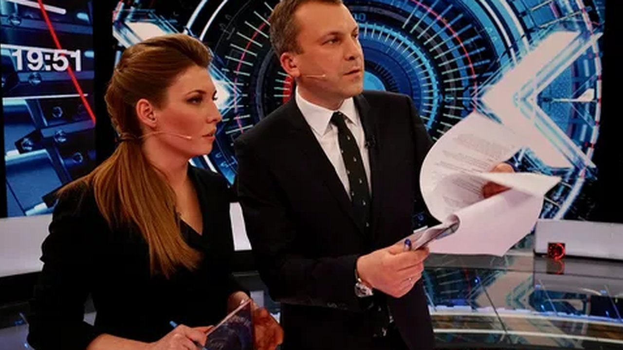 Главная картинка новости: "Убрать их немедленно": зрители больше не хотят видеть этих ведущих на экранах - называют позорными