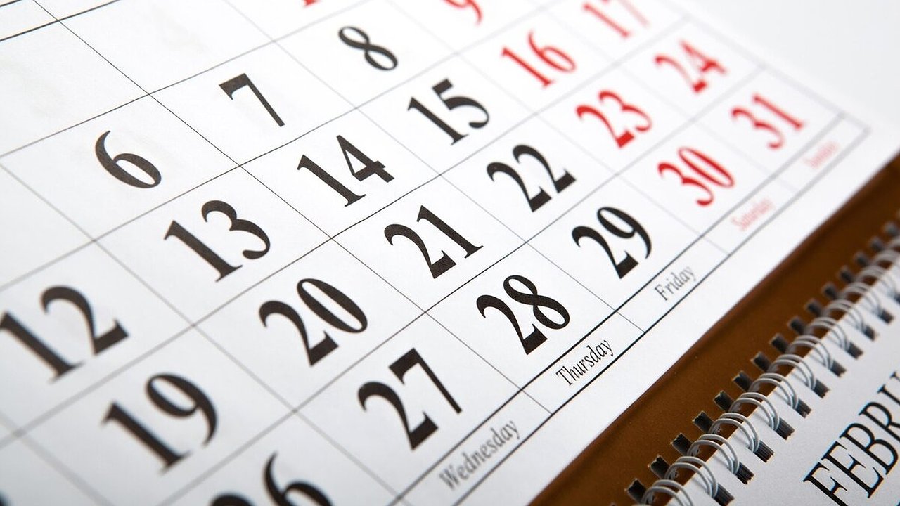 Главная картинка новости: Две недели новогодних каникул в 2026 году: полный график отдыха и переносов