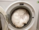 Больше не вожу одеяла в химчистку: мой метод ручной стирки, который спасает время и деньги
