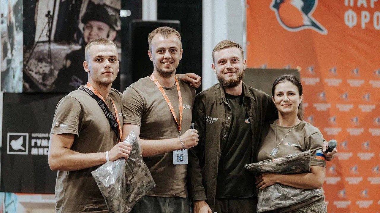 Главная картинка новости: «Не для галочки»: история новороссийских добровольцев, которые восстанавливают жизнь в новых регионах