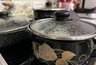Миниатюра новости: Производители чистящих средств в ярости. Бабушкин метод с клеем заставляет кастрюли сиять лучше дорогой химии