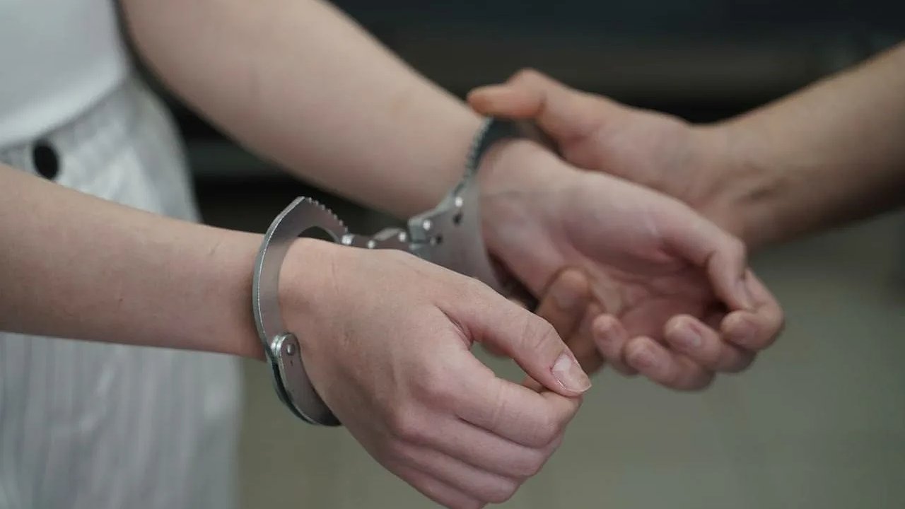 Главная картинка новости: Бизнес-ловушка: женщина в Новороссийске продала гостиницу за 28 млн рублей, которой не существует