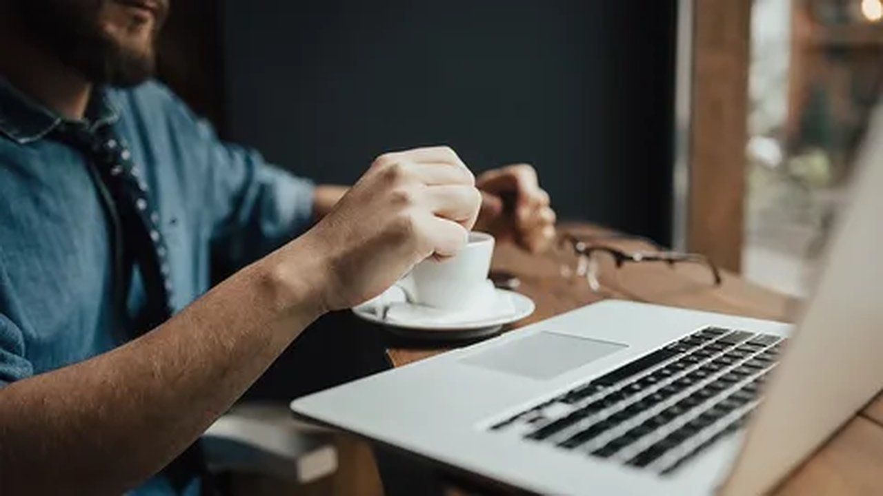 Главная картинка новости: Удалёнка с высоким доходом: названы топ-5 самых оплачиваемых вакансий октября в Краснодарском крае