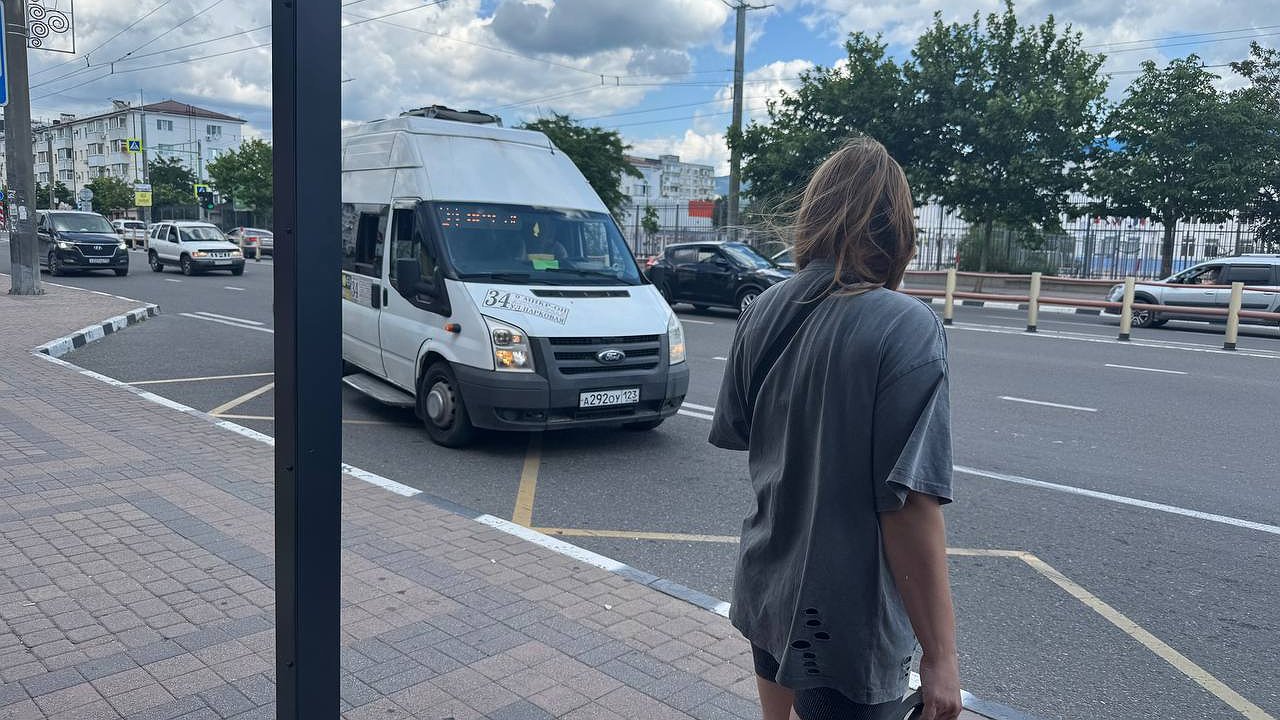 Главная картинка новости: Нарушения графика и пустые остановки: в Новороссийске провели проверку общественного транспорта