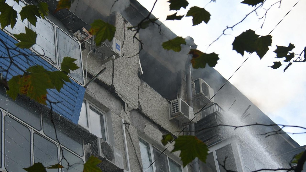 Главная картинка новости: В Новороссийске определили подрядчика для восстановления дома после взрыва газа