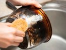 Сияющая чистота без усилий: простой трюк для мытья кастрюль, который избавит от нагара и жира