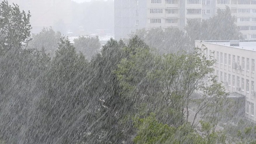 Главная картинка новости: За сутки выльется четверть месячной нормы: Черноморское побережье Кубани готовится к мощному ливневому удару