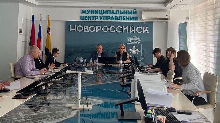 Главная картинка новости: В Новороссийске анонсировали масштабное обновление дорожной сети и транспорта