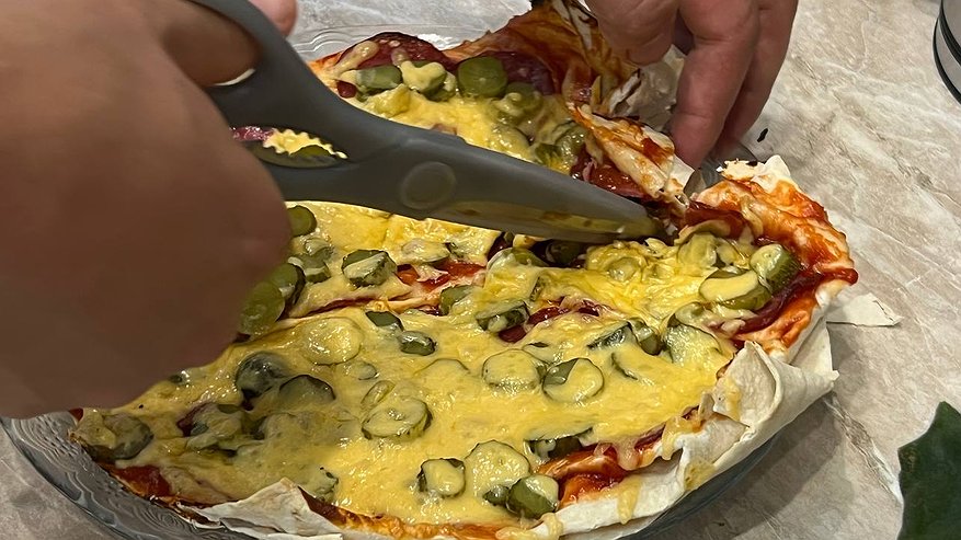 Главная картинка новости: Пицца за 299 рублей из Чижика оказалась вкуснее домашней и доставки — наша честная дегустация