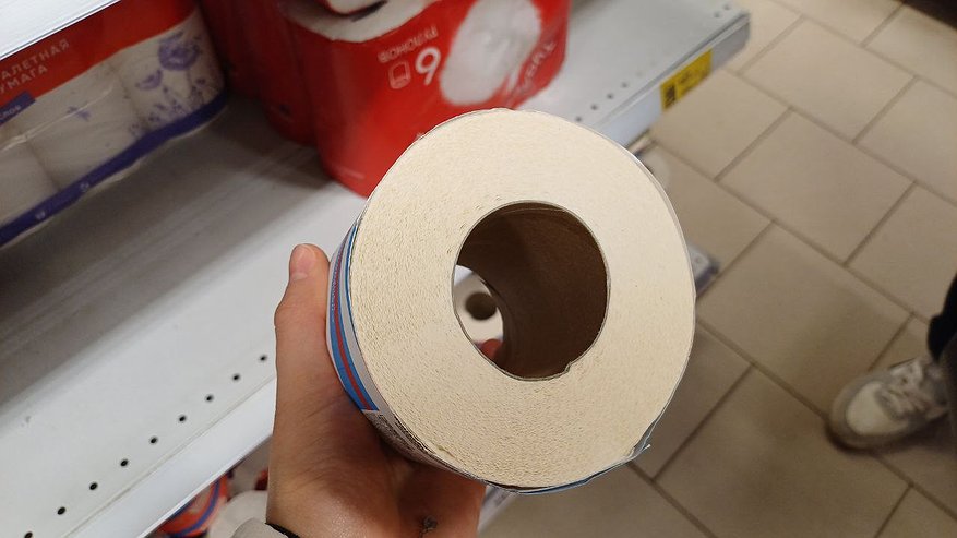 Главная картинка новости: Зачем хозяйки выдавливают зубную пасту на туалетную бумагу: жаль, что этот лайфхак я узнала только после 40
