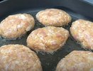 Случайно добавила в фарш не то, что все — котлеты теперь тают во рту, и семья требует готовить только так
