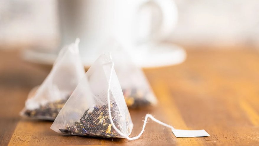 Главная картинка новости: Вы всю жизнь пили чай неправильно: вот для чего нужны бирки на чайных пакетиках