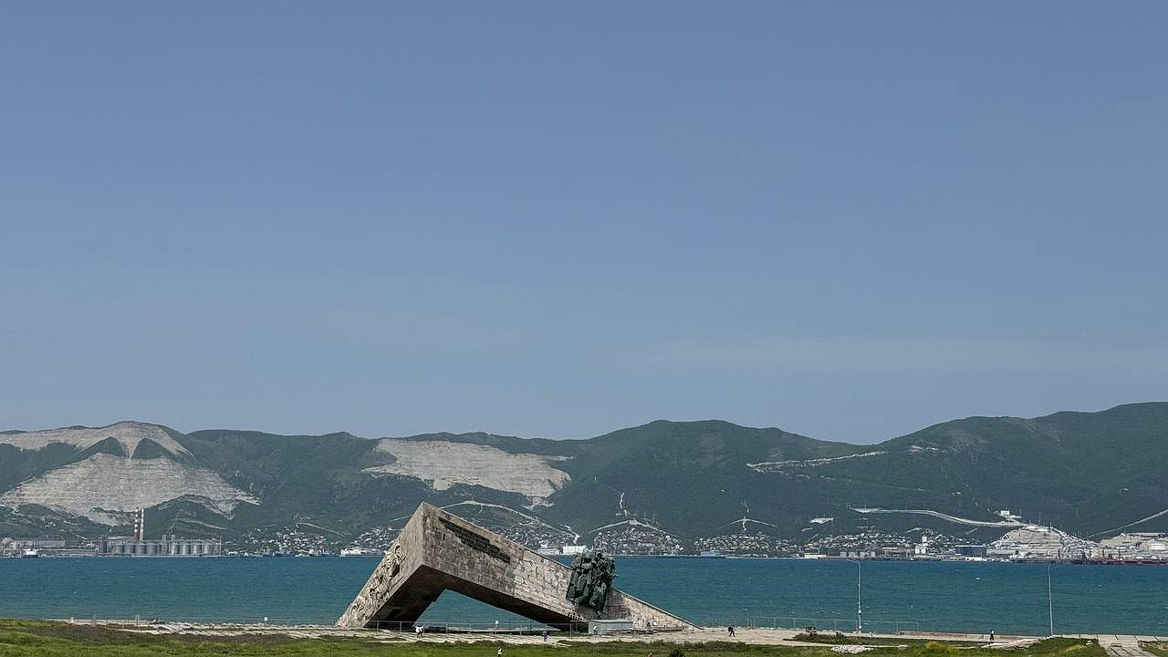 Главная картинка новости: На Малой Земле в Новороссийске начнутся археологические раскопки