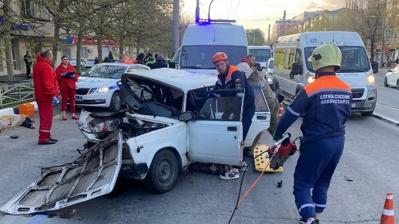 Главная картинка новости: ГИБДД Новороссийска обнародовала рейтинг самых опасных перекрестков города: где водители рискуют больше всего