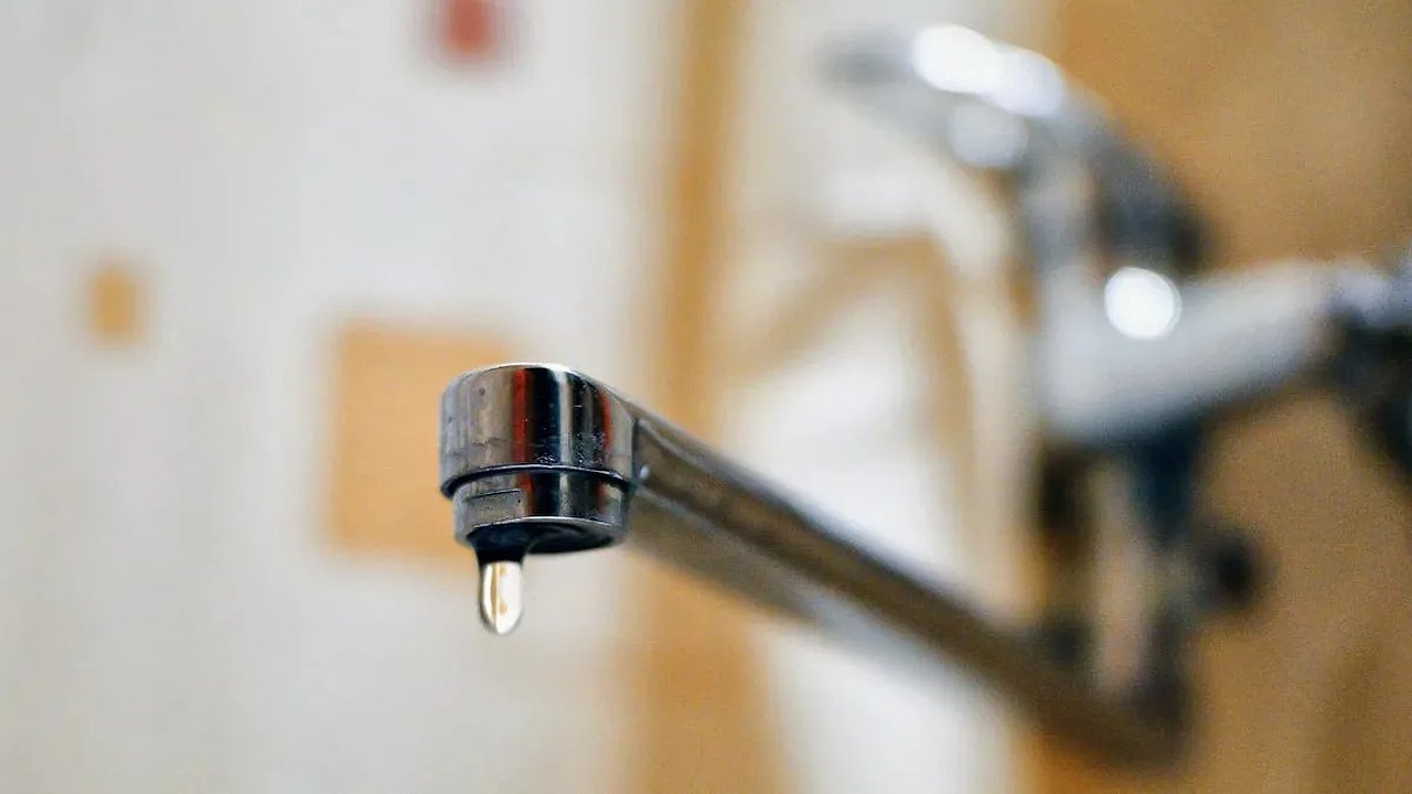 Главная картинка новости: В Новороссийске 1200 человек остались без водоснабжения из-за аварии на сетях