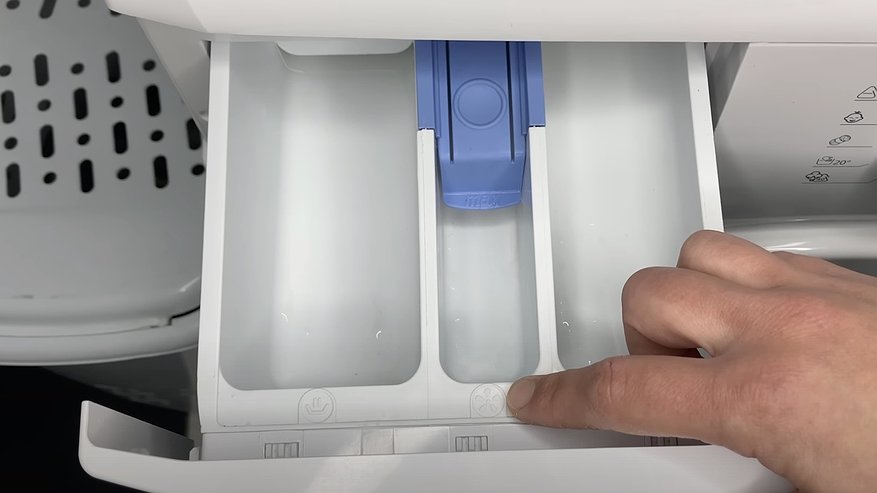 Главная картинка новости: Секрет горничной из отеля: выливаю стакан этого средства в машинку, и старые полотенца снова как пушистые облака