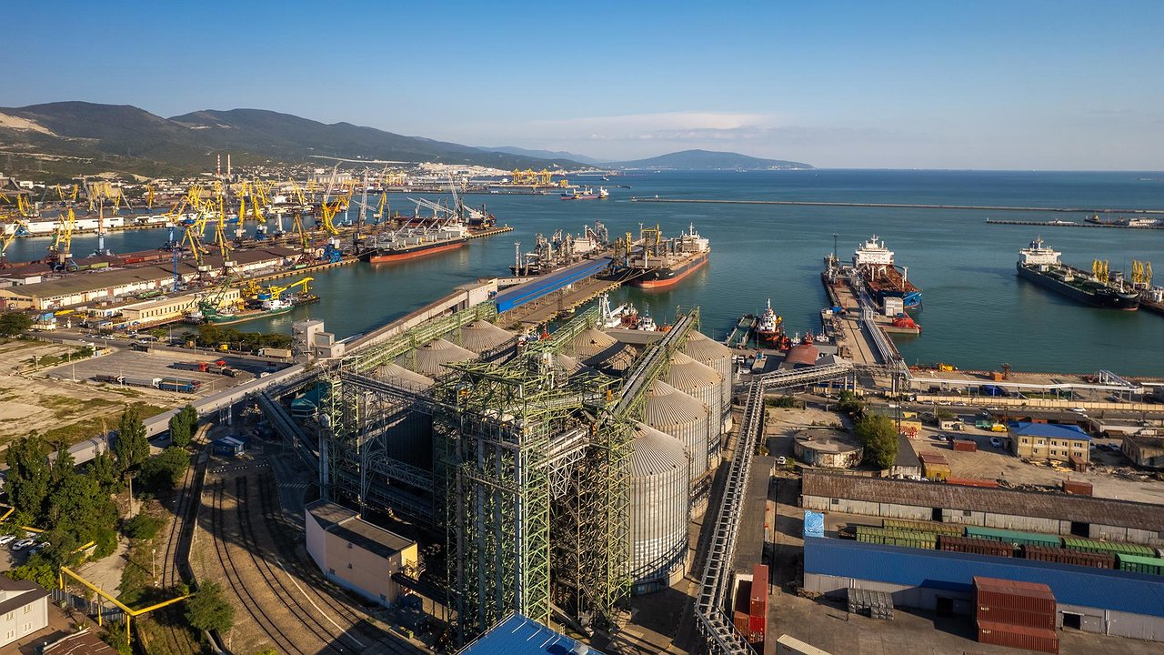 Главная картинка новости: ГК «Дело» инвестирует 3 млрд рублей в развитие зернового терминала в Новороссийске