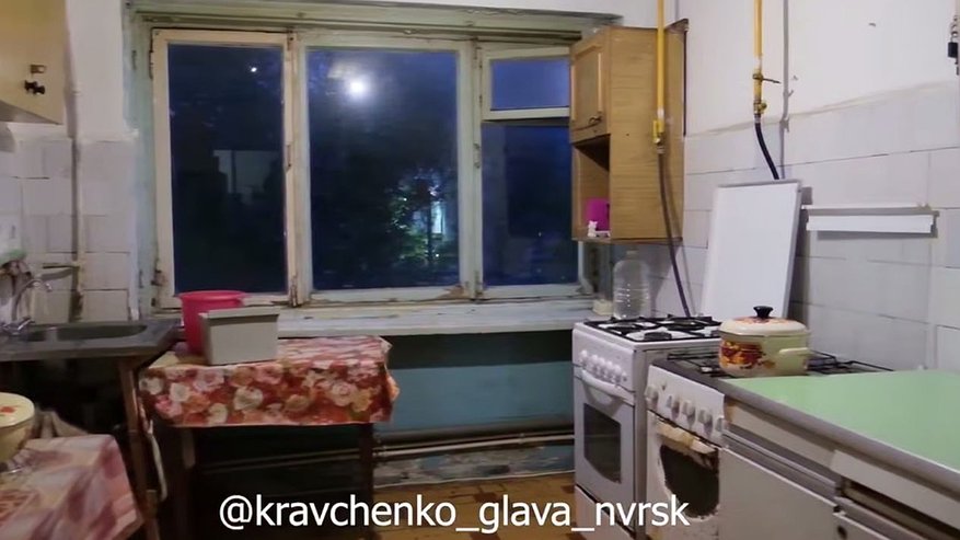 Главная картинка новости: Мэр Новороссийска отреагировал на проблему аварийного общежития на проспекте Дзержинского