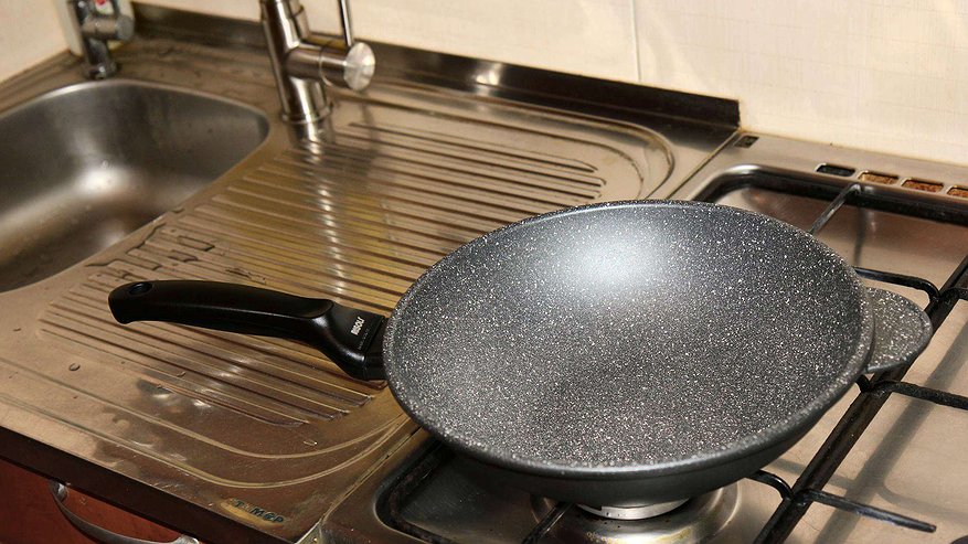 Главная картинка новости: Вот для чего нужно отверстие в ручке: запомните раз и навсегда