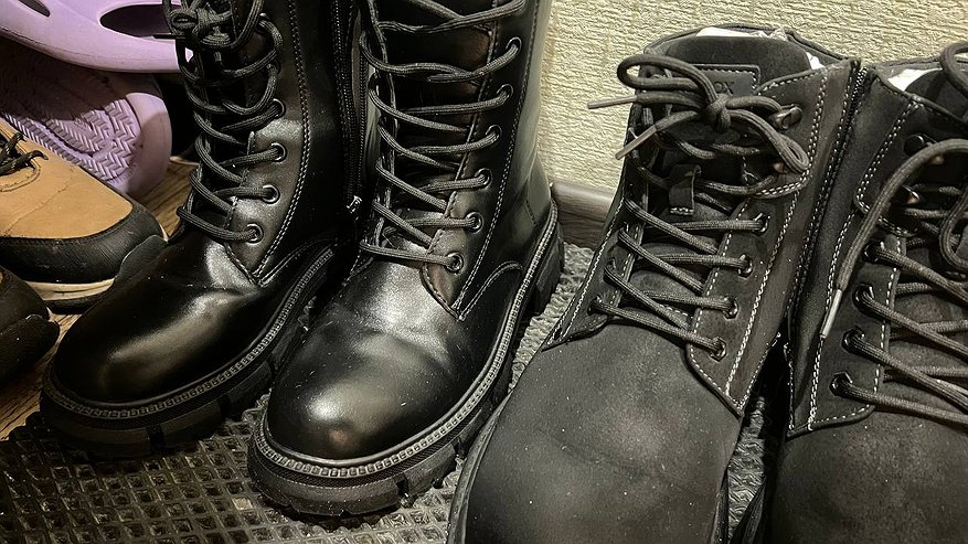 Главная картинка новости: Срочно достаньте утюг: 3 способа убрать складки с кожаной обуви за 5 минут