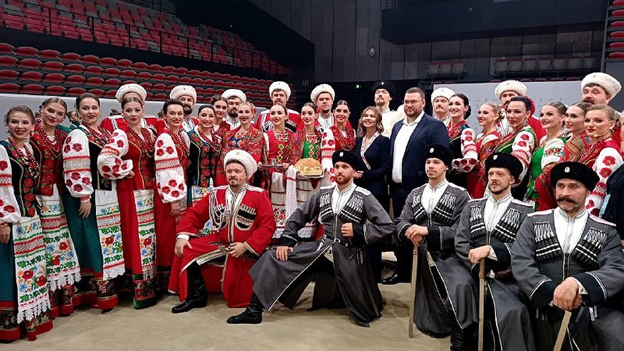 Главная картинка новости: Кубанский казачий хор покорил Пекин: выступление на закрытии престижного турнира и обещание спеть на китайском