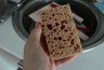 Миниатюра новости: Я отказалась от губок для посуды и трачу в три раза меньше моющего средства. Вот что я использую теперь