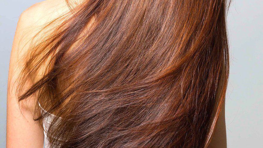 Главная картинка новости: Выпадение волос: 5 скрытых причин и способы сохранить густоту