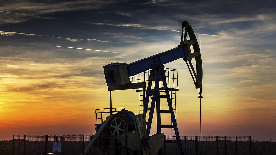 Главная картинка новости: Атака на нефтебазу в Новороссийске и санкции обрушили цены на российскую нефть до минимума за 2,5 года