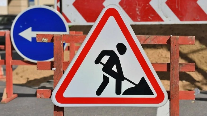 Главная картинка новости: Дорожный коллапс в Новороссийске: траншея на улице Мира снова задерживается. Объясняем, почему её не закопают до зимы