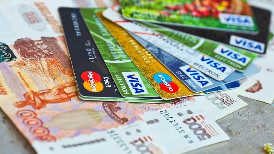 Главная картинка новости: Кубанцы взяли кредитных карт на 6,7 млрд рублей за октябрь