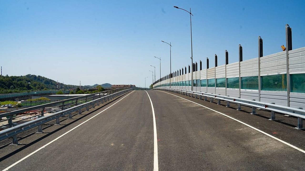 Главная картинка новости: Стоимость дороги в обход Адлера увеличилась в два раза: последние новости