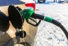 Миниатюра новости: «Бензиновые льготники»: в Госдуме предложили ввести скидки на топливо для россиян