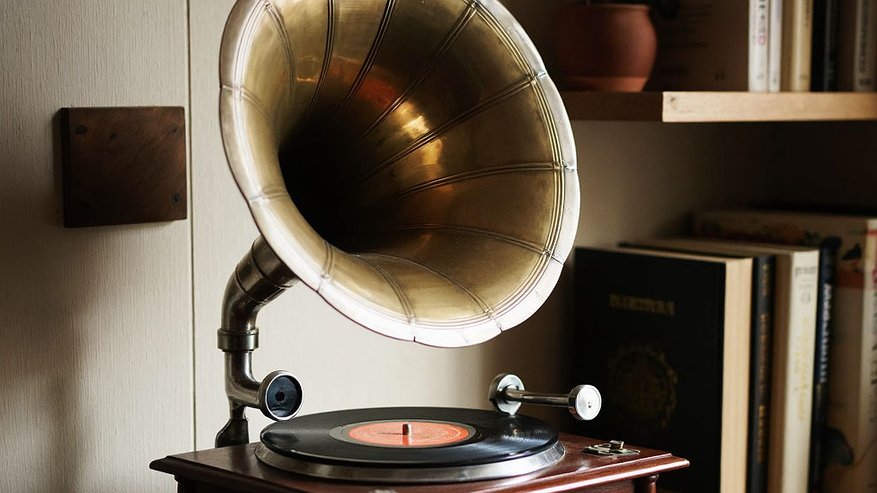 Главная картинка новости: 5 вещей из 90-х, за которые коллекционеры готовы платить тысячи: проверьте свой чердак