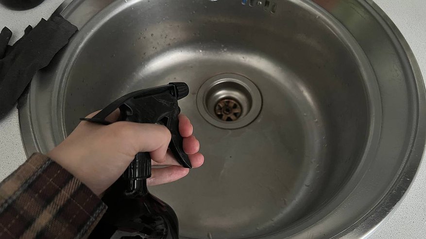 Главная картинка новости: Раковина из нержавейки сияет как новая: применяю простые хитрости — блеск ослепительный