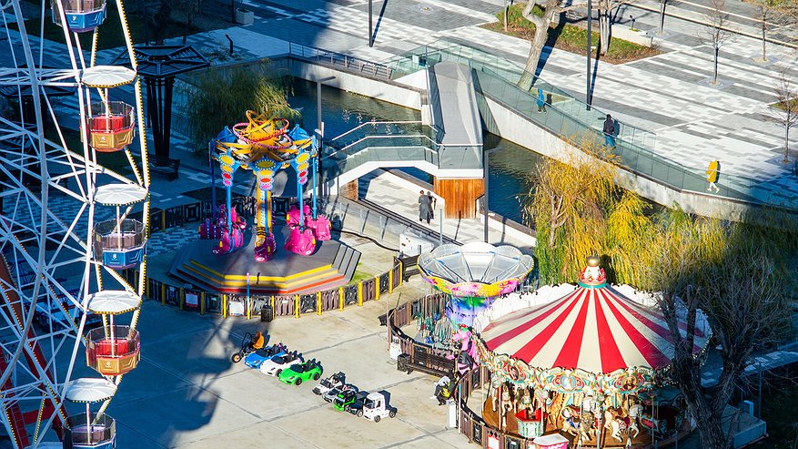 Главная картинка новости: Эпоха аттракционов завершается: «Сказка-Град» покидает парк Ленина в Новороссийске