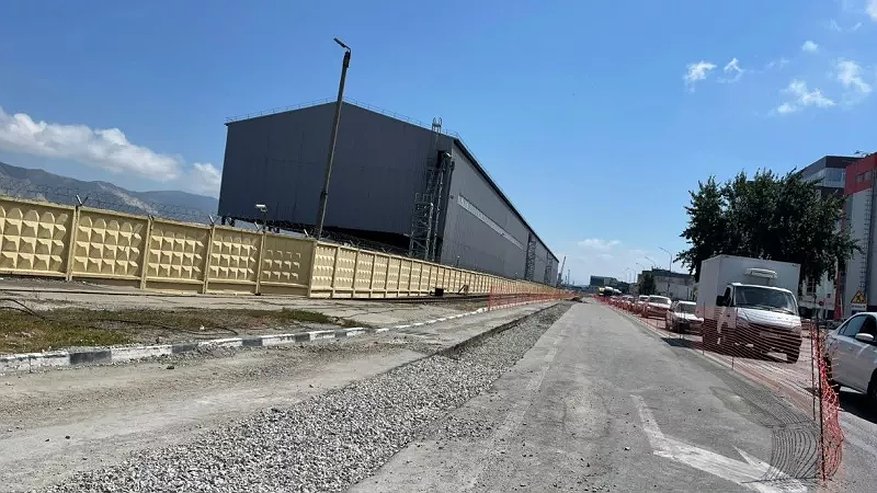 Главная картинка новости: В Новороссийске в третий раз отложили ремонт улицы Мира