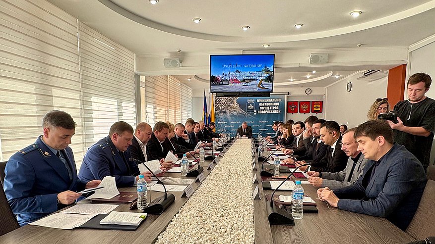 Главная картинка новости: Бюджет, кадры и земельные участки: итоги очередного заседания гордумы Новороссийска