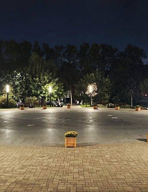 В центре Новороссийска сквер Чайковского засиял новыми световыми инсталляциями