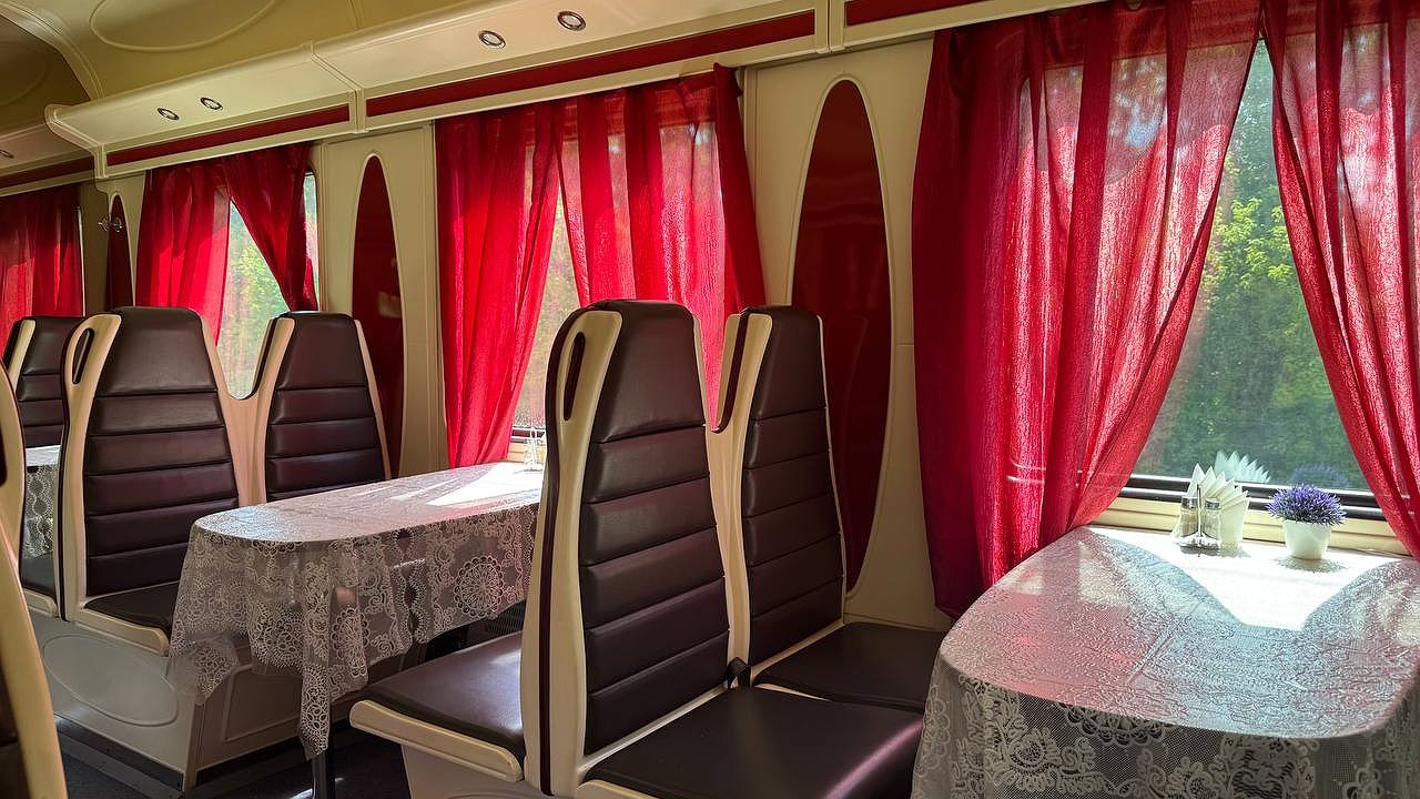 Главная картинка новости: Поужинали в вагоне-ресторане РЖД и обалдели: честно рассказываю, чем кормят пассажиров и в какую сумму это вылилось