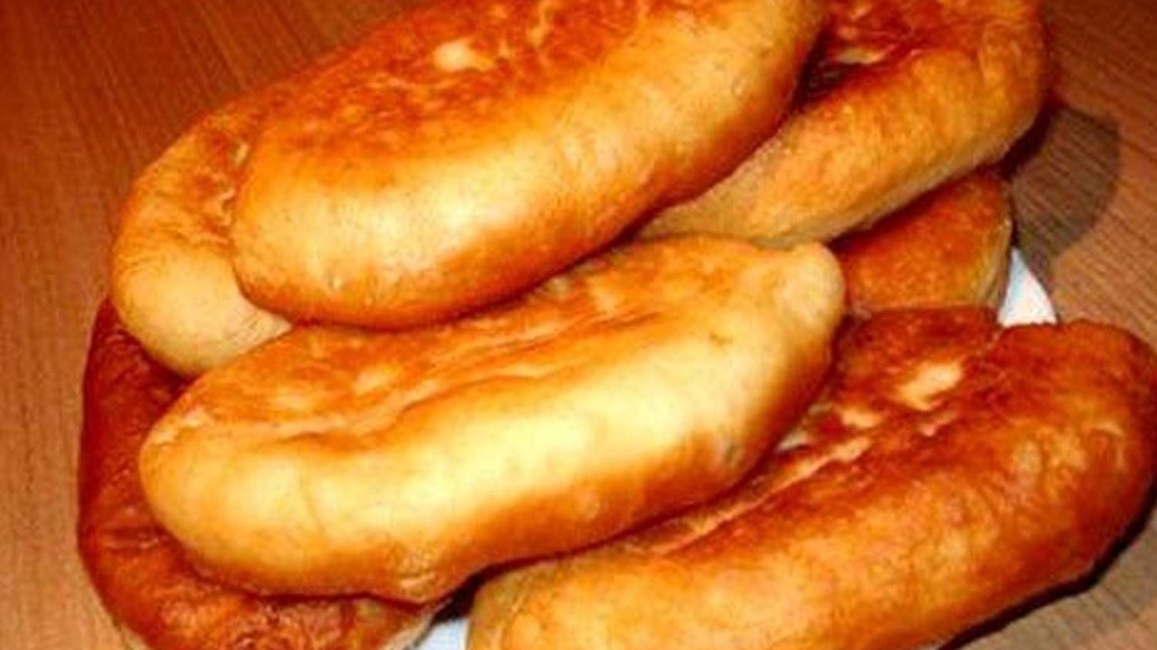 Главная картинка новости: Ленивые пирожки на кефире: домашняя выпечка без усилий и лепки