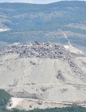 Жители Новороссийска просят Путина вмешаться в ситуацию с горящей свалкой