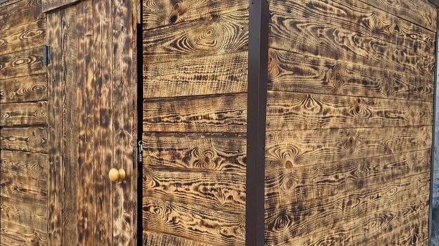 Главная картинка новости: На центральном пляже Новороссийска установили тёплую раздевалку для зимних купальщиков