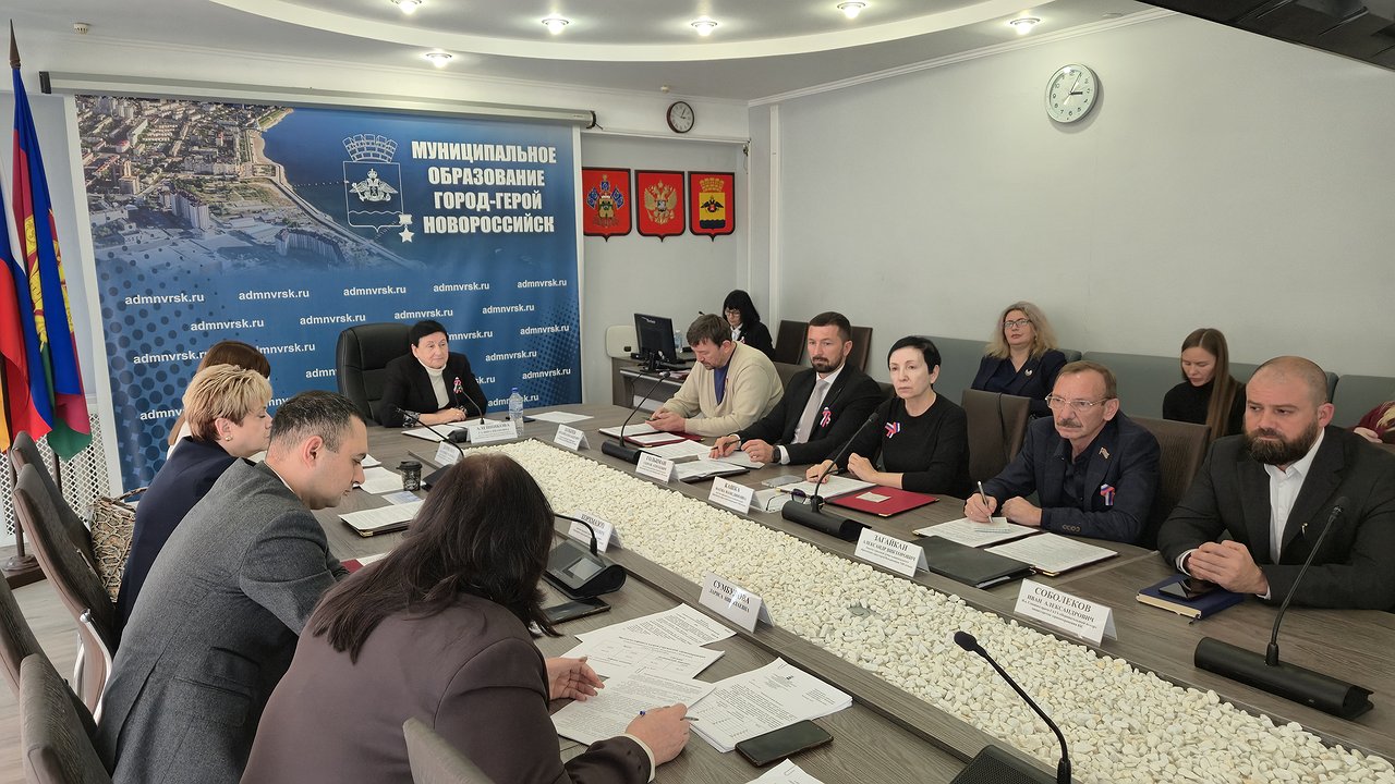 Главная картинка новости: Врачи в Новороссийске массово сбегают из госбольниц. Руководители назвали причину