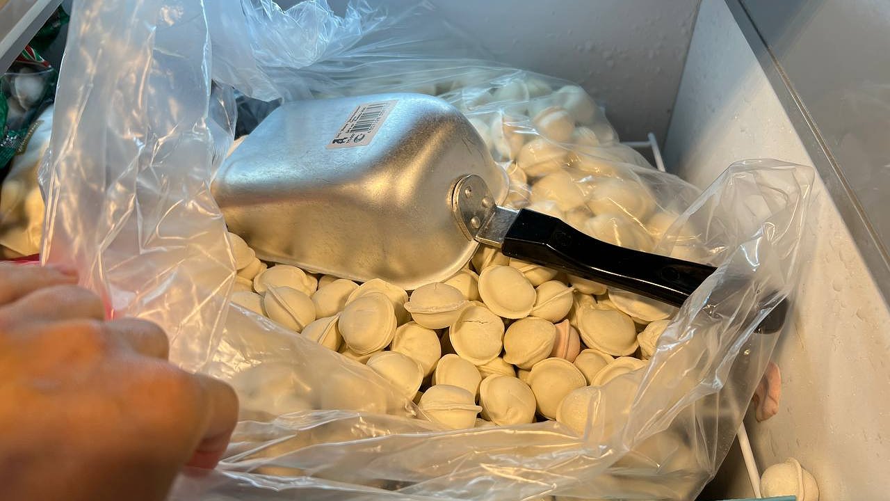 Главная картинка новости: Зачем в пельмени при варке добавляют стакан холодной воды: запомните навсегда