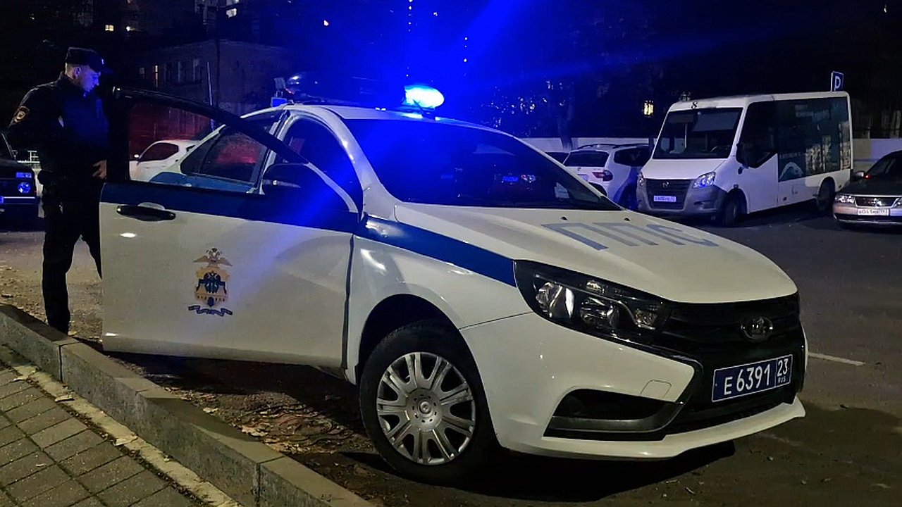 Главная картинка новости: Полиция Новороссийска провела массовый рейд: проверены гостиницы, стройки и подвалы