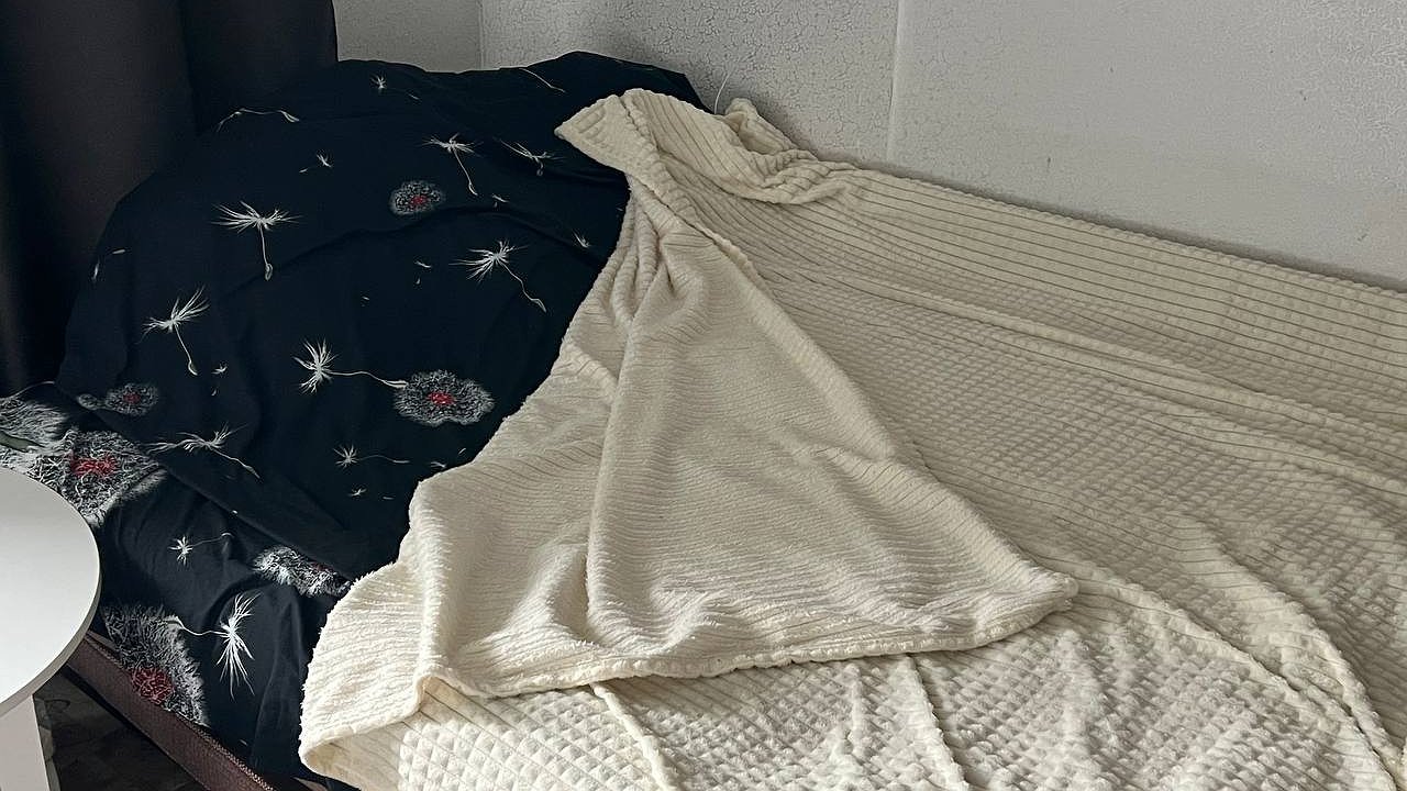 Главная картинка новости: Скрытая угроза в вашей спальне: эти вещи медленно губят здоровье — срочно избавьтесь