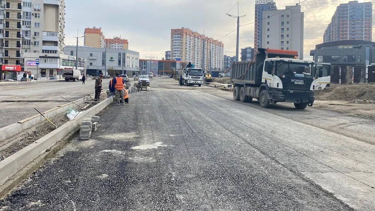 Главная картинка новости: Важное изменение в ПДД Новороссийска: как теперь правильно съезжать с кольца на Мурата Ахеджака